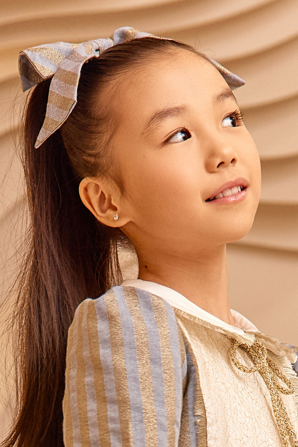 Денимова лента за коса със златни райета