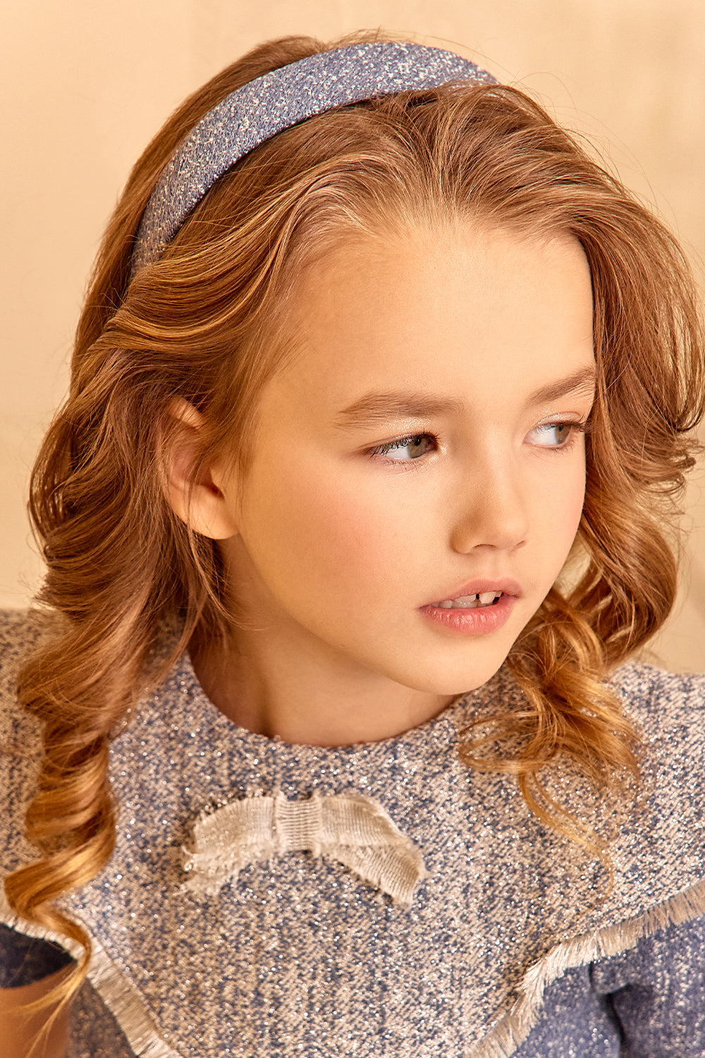 Денимова лента за глава със сребърни детайли